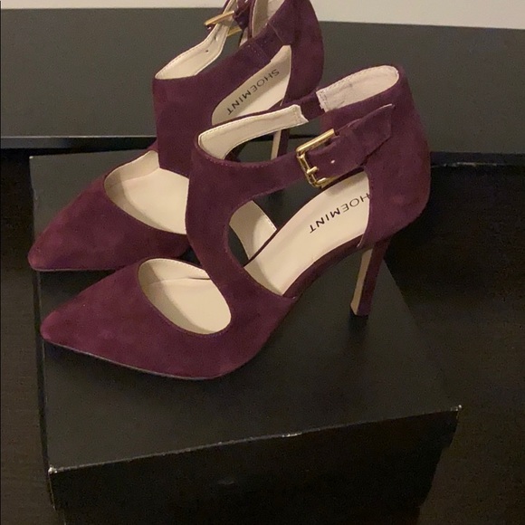BRAND NEW!!! Suede wine pointed heels - Picture 2 of 4
